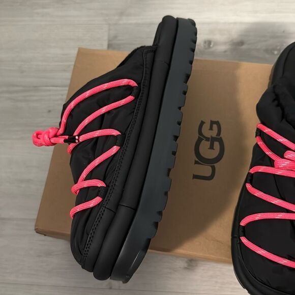 NWOT- UGG- Spaceslider Tech Slide- black and neon pink-Size 9 - Picture 8 of 12